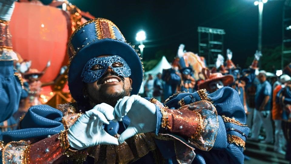 Confira tudo o que você precisa saber antes de ir aos desfiles do Carnaval de Vitória