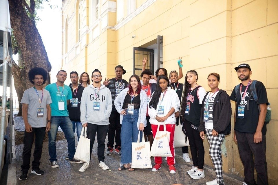 Projeto abre inscrições para jovens de periferia se conectarem com o mercado da música
