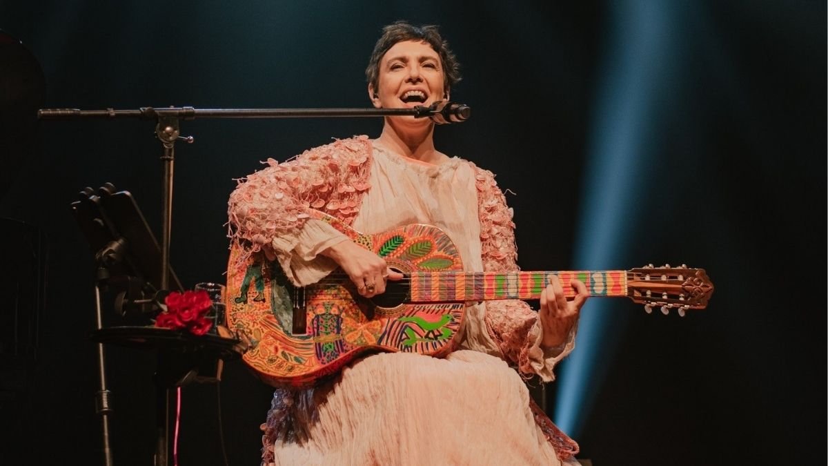 Adriana Calcanhotto estará no Parque Cultural Casa do Governador para bate-papo musical gratuito