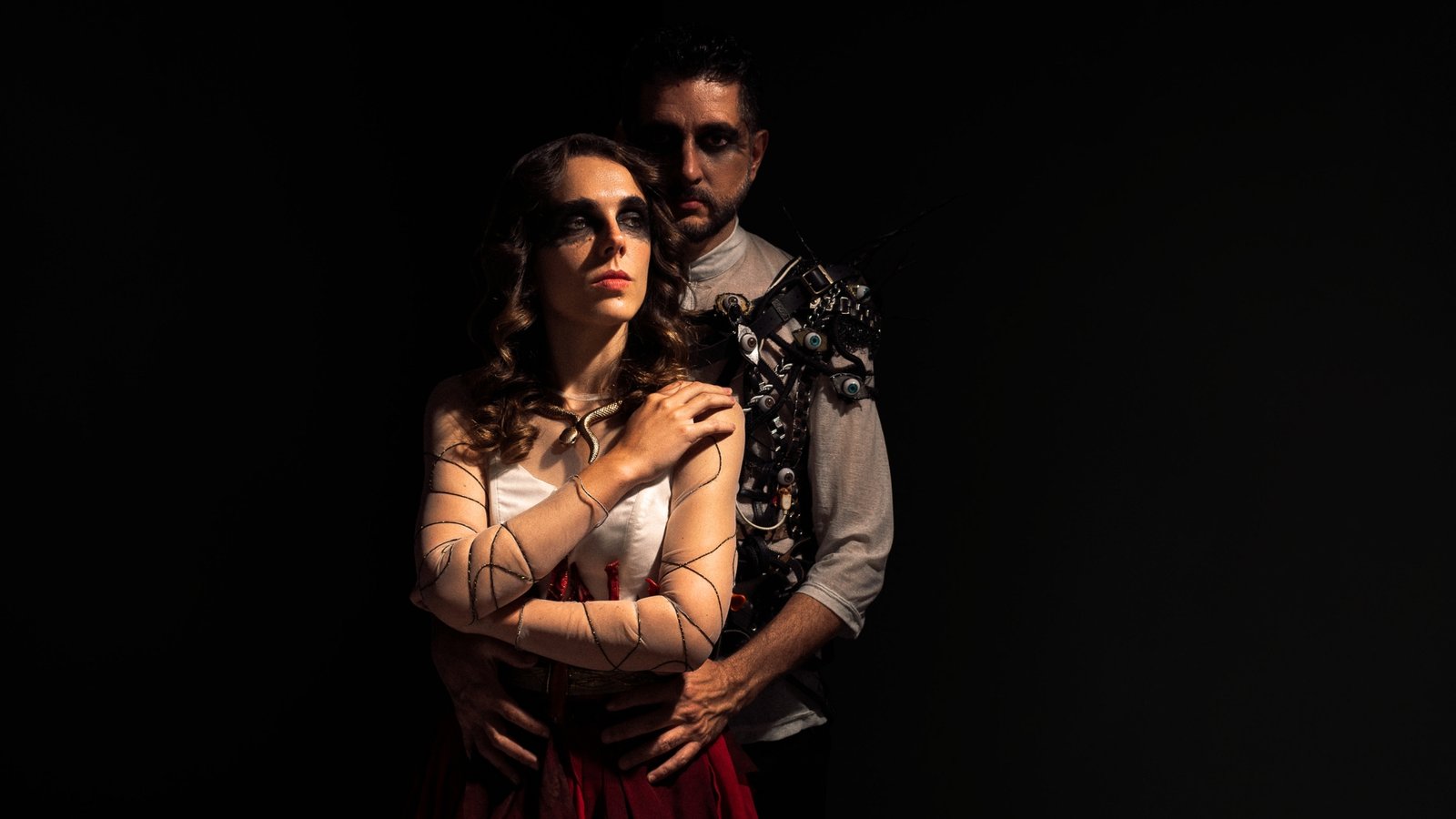 Peça ‘Capitu e Bentinho’ retorna ao palco do Theatro Carlos Gomes, em Vitória