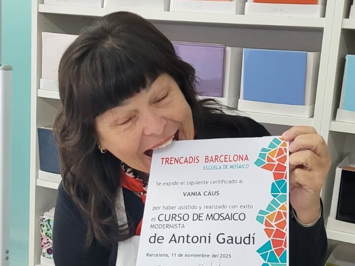 Artista capixaba participa de painel em homenagem a Gaudí em Barcelona