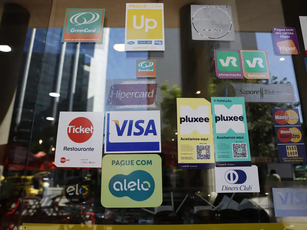 Receita Federal volta a negar taxação do Pix e alerta para nova onda de golpes
