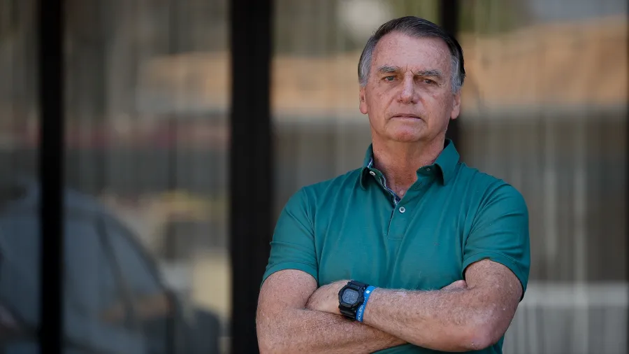 Bolsonaro é condenado a 27 anos e 3 meses de prisão