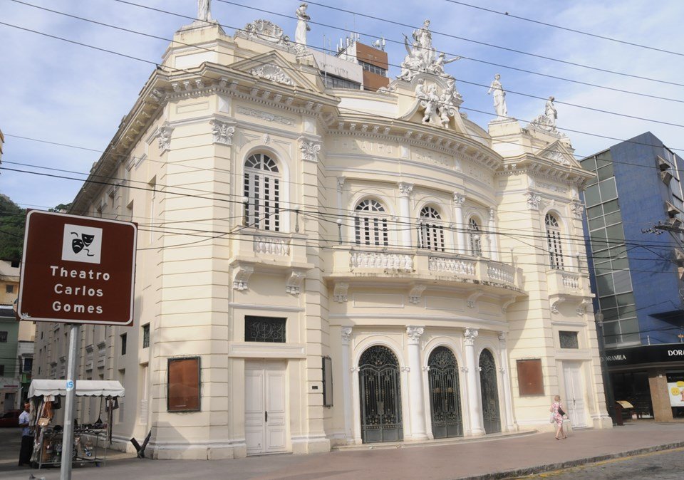 Reinauguração do Teatro Carlos Gomes terá show de Silva e orquestra; saiba quando