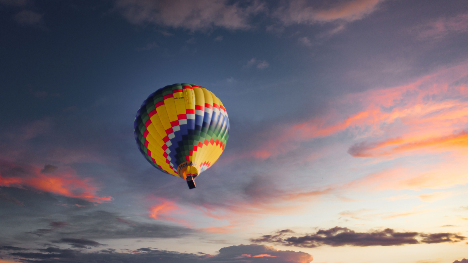 Festival de Balonismo leva voos, Night Glow e shows gratuitos para Viana