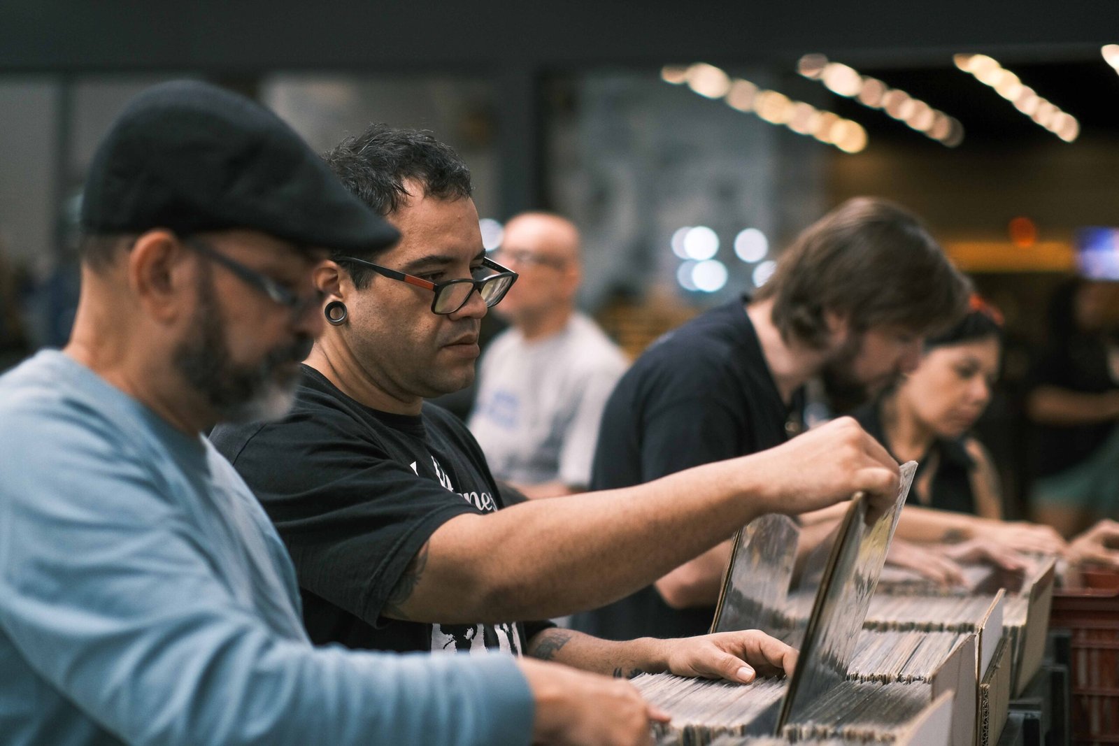 Feira Capixaba do Vinil comemora 1 ano com lançamento de LP e sessão de autógrafos
