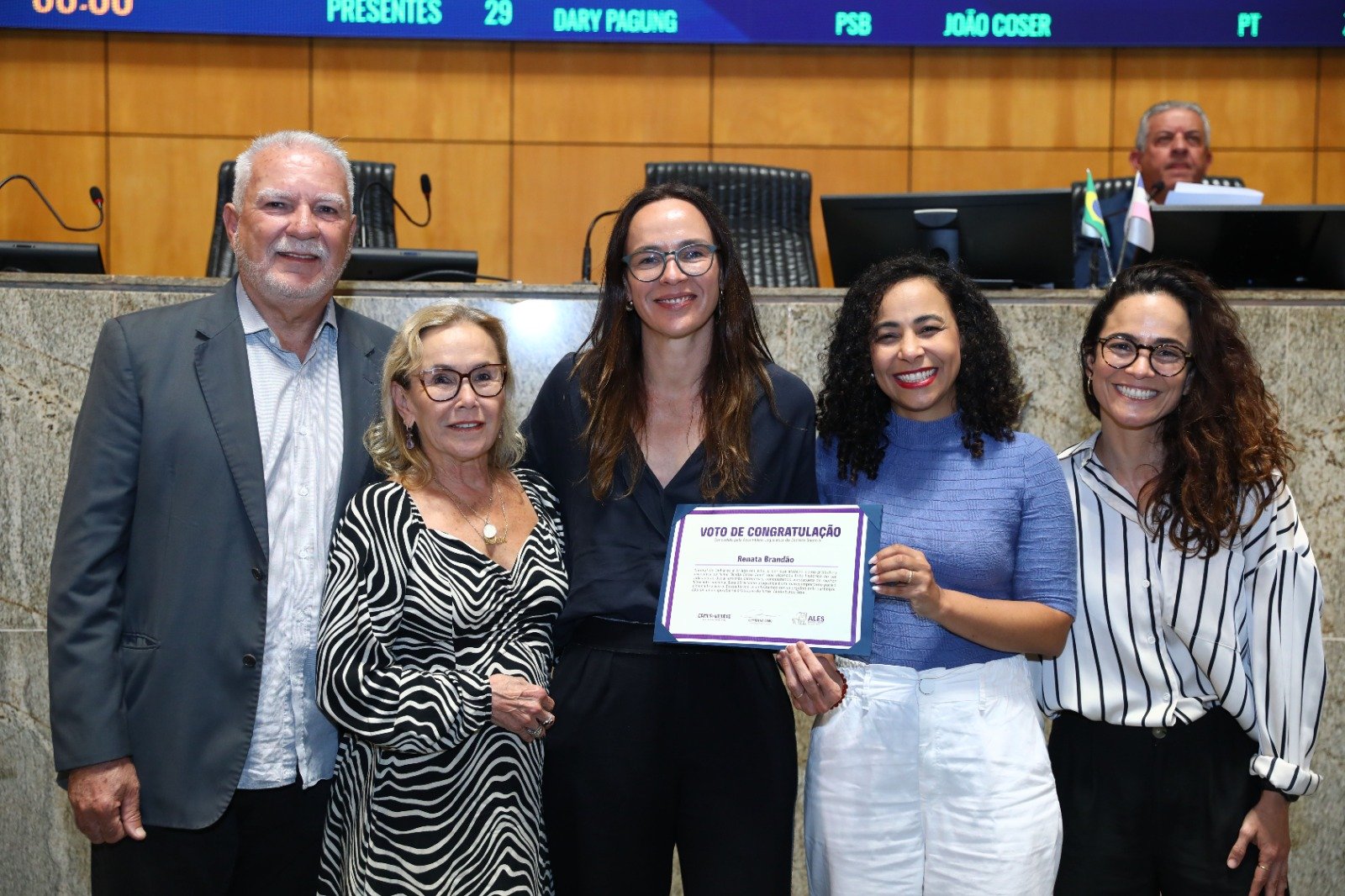Produtora capixaba da equipe de ‘Ainda Estou Aqui’ recebe homenagem no ES