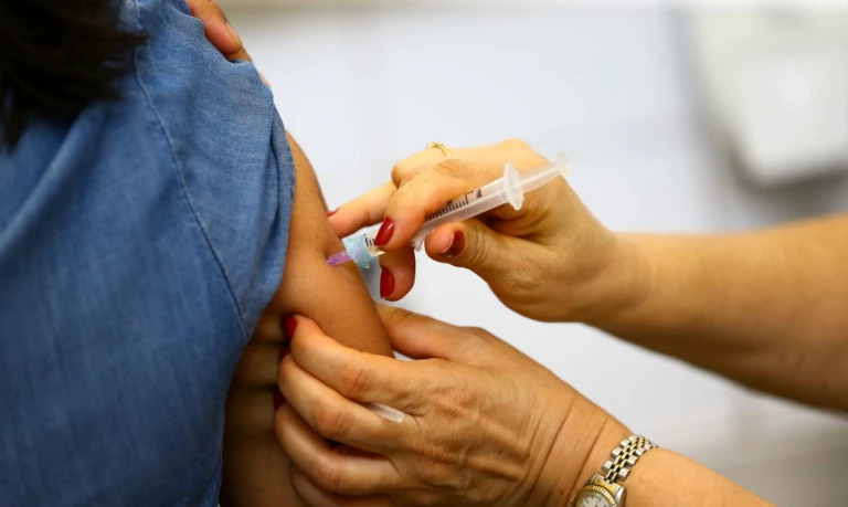 ES amplia vacinação contra a gripe para toda a população acima de 6 meses