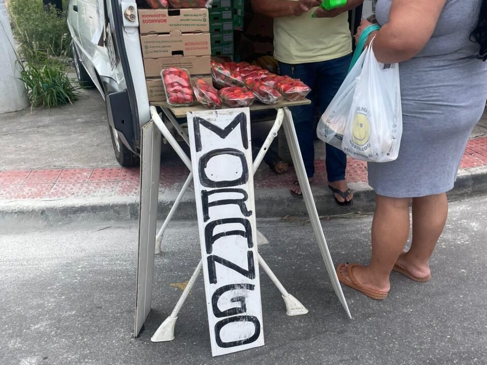 Crônica: Mas a vida não é um morango por que mesmo?