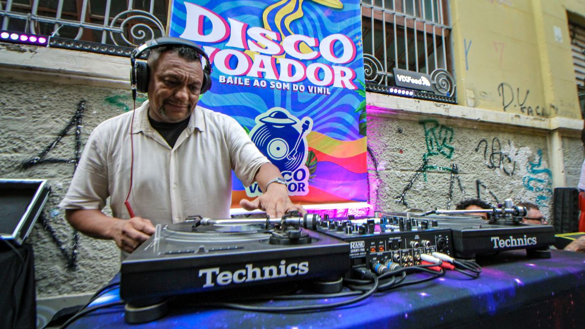 Baile Disco Voador e bandas capixabas agitam fim de semana na Prainha