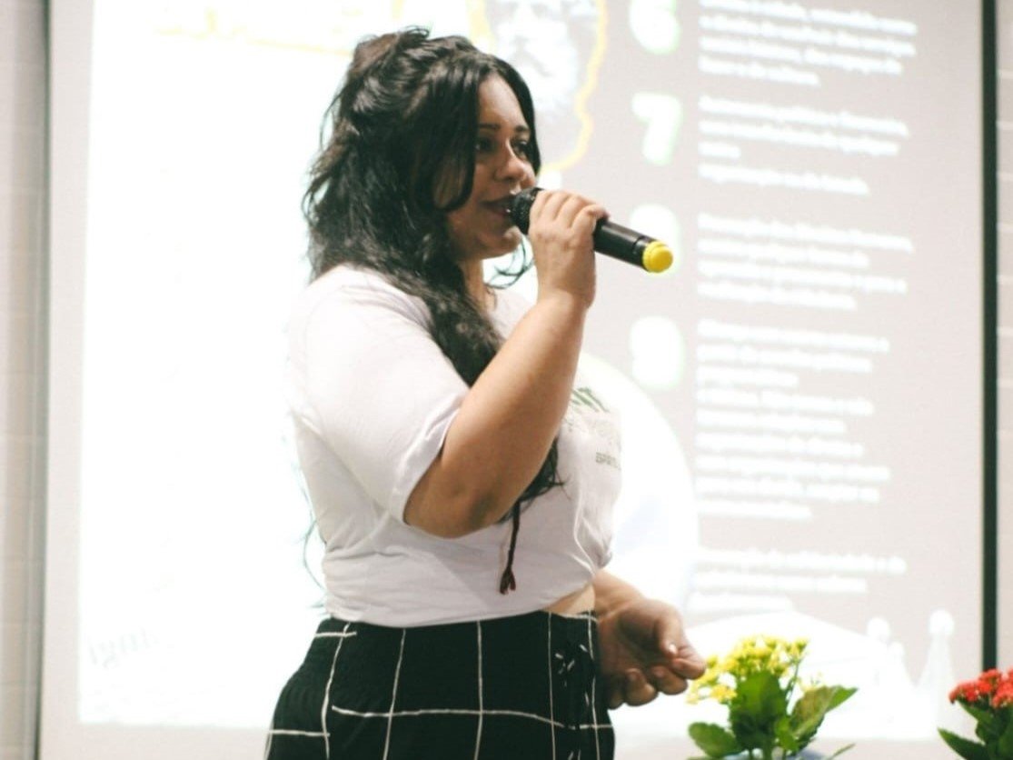 Da aluna que buscava refúgio à professora que transforma vidas